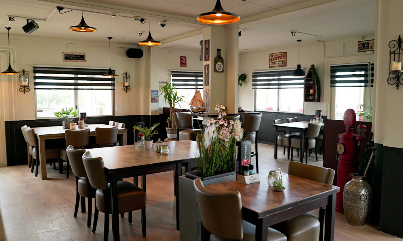 Eetcafé @ the Beach, sfeerimpressie